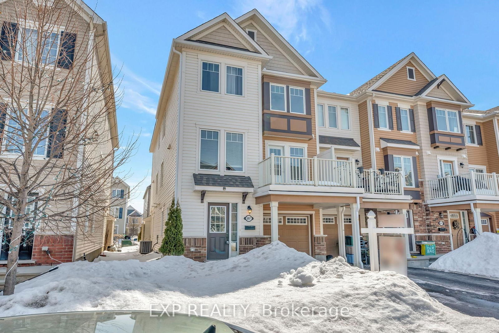 Townhouse for sale at 597 Foxlight Circle, Ottawa, Kanata - Emerald Meadows/Trailwest, K2M 0L9 - MLS: X12021756