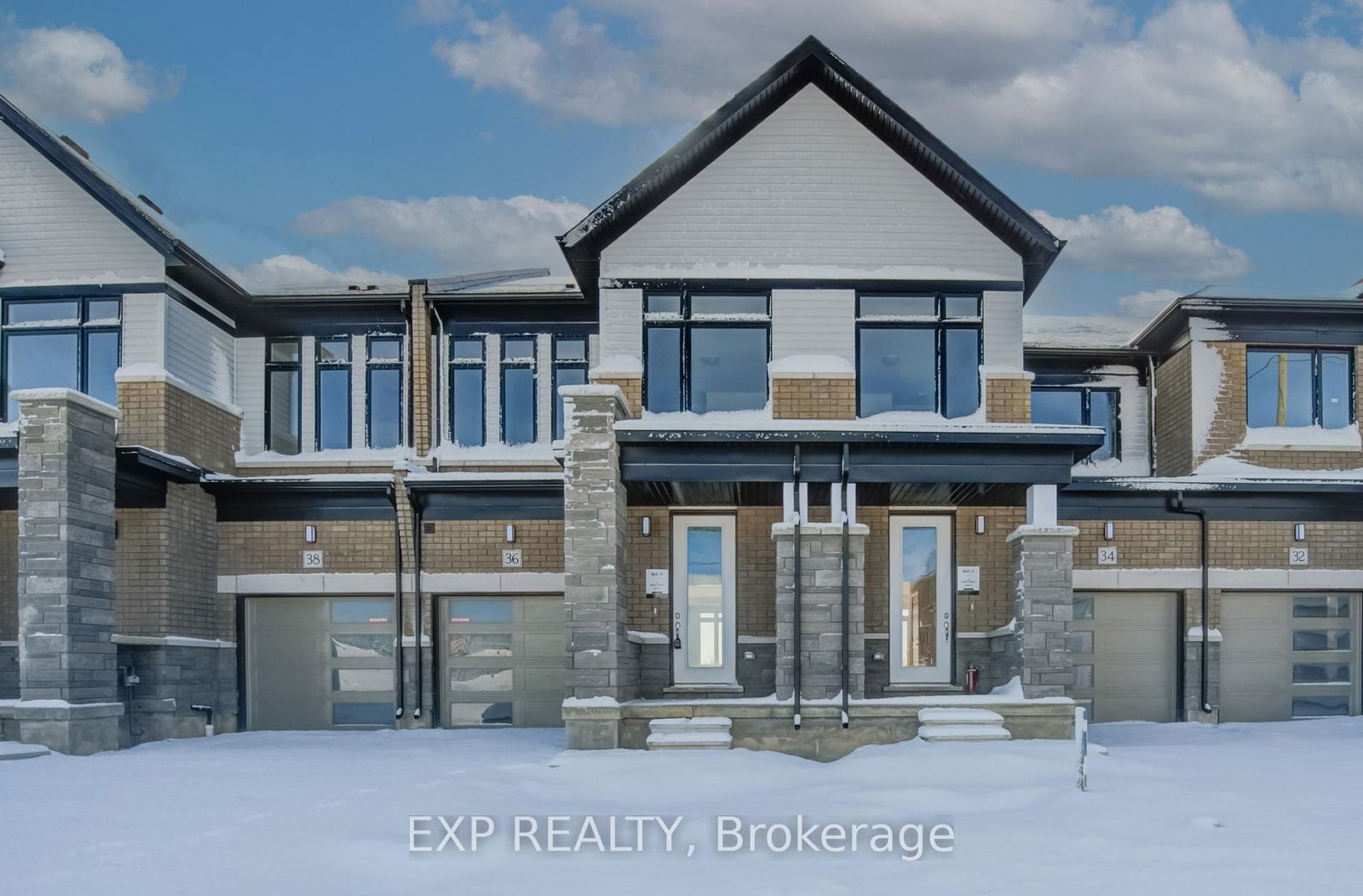 Townhouse leased at 36 Blain Drive, Hamilton, Binbrook, L0R 1C0 - MLS: X12021759