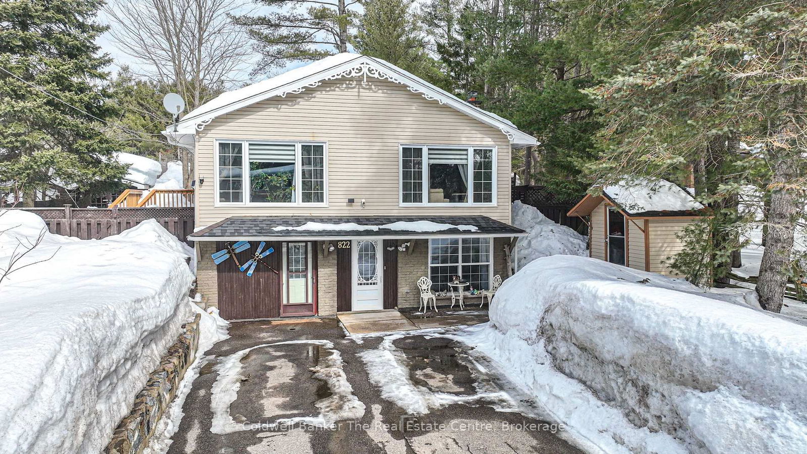 Detached House for sale at 822 Pinedale Road, Gravenhurst, Muskoka (S), P1P 1L3 - MLS: X12021792