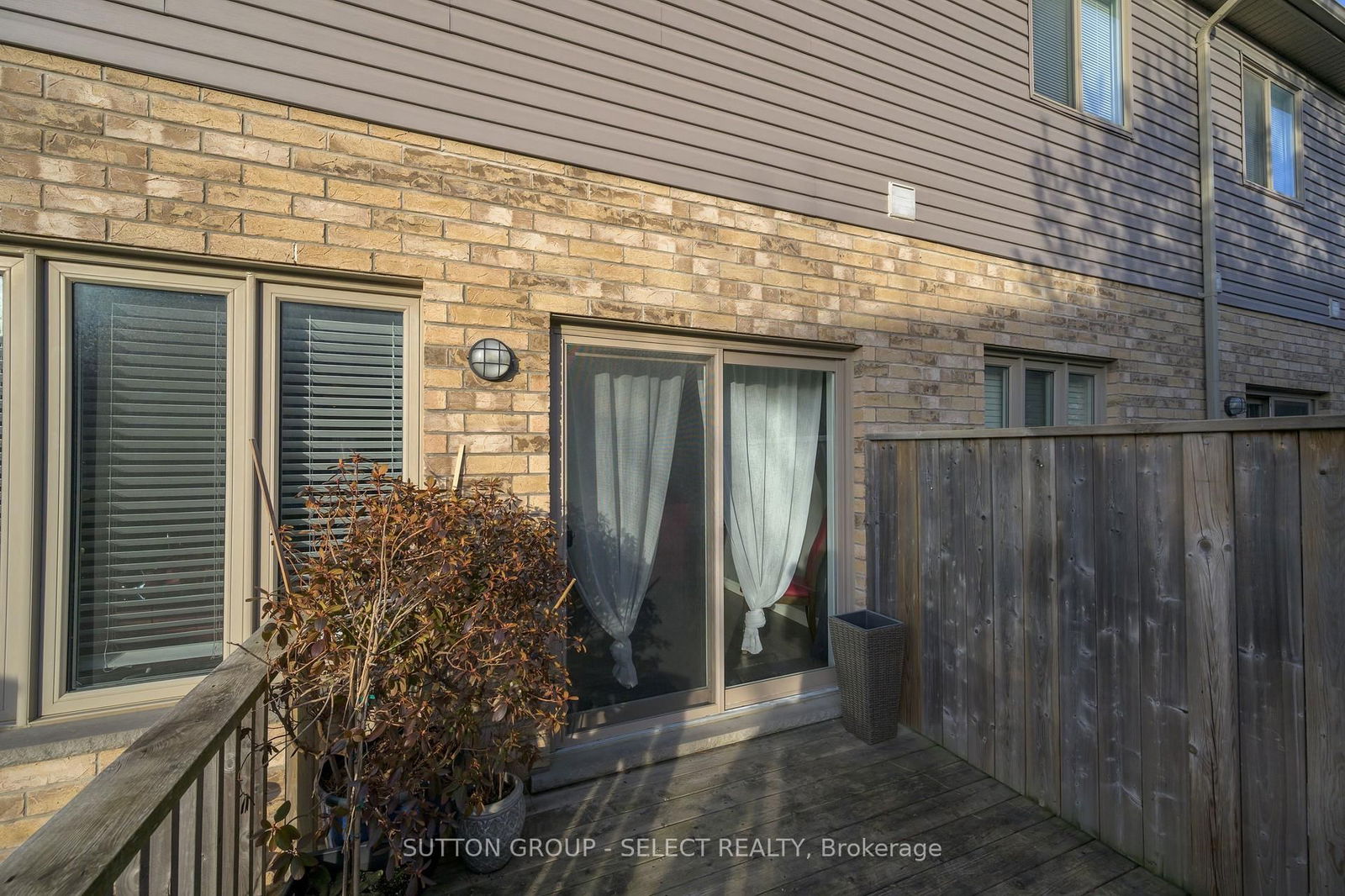 Townhouse for sale at 91-1924 Cedarhollow Boulevard, London, North D, N5X 0K3 - MLS: X12021881