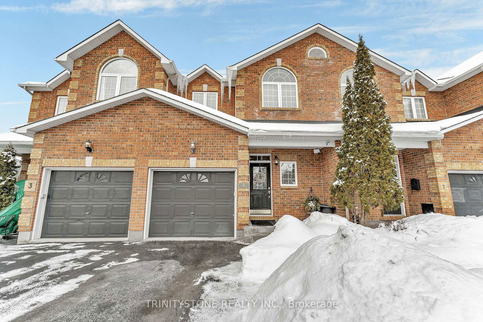 Townhouse for sale at 5 Laumann Court, Stittsville, Stittsville (Central), K2S 1V9 - MLS: X12021887