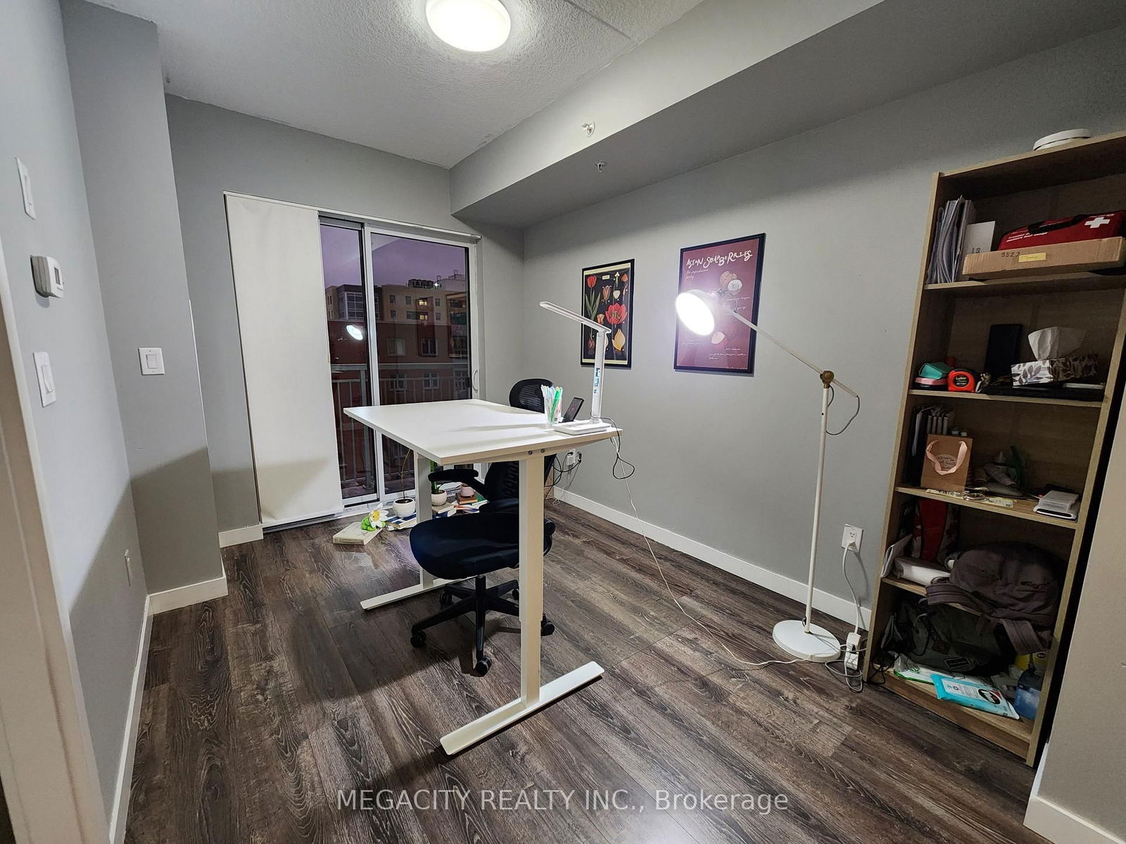 Condo sold at 511-280 Lester Street, Waterloo, N2L 3W6 - MLS: X12022130