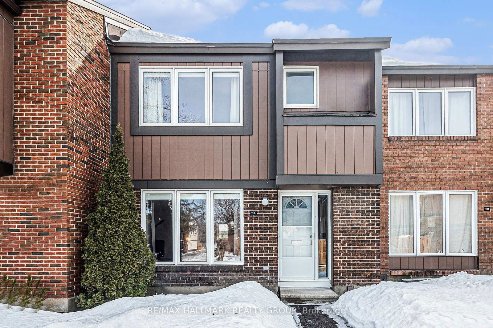 Townhouse for sale at 120-2111 Montreal Road, Ottawa, Beaconwood, K1J 8M8 - MLS: X12022216