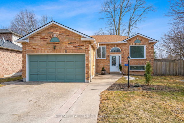 4 Woodside Square