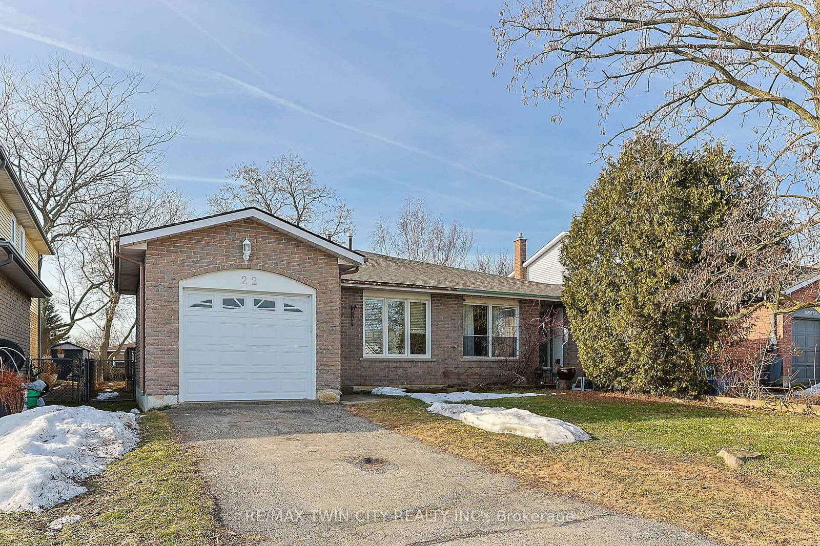 Semi-Detached House for sale at 22 Telfer Court, Brant, Paris, N3L 3S9 - MLS: X12022424