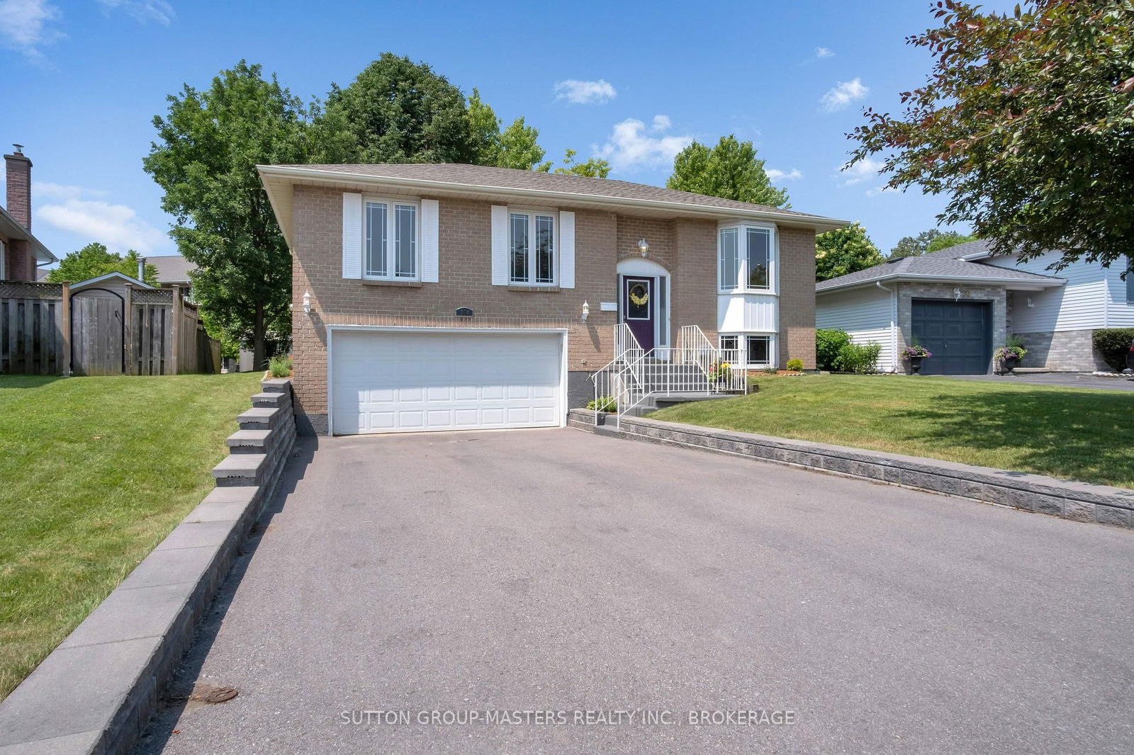 Detached House for sale at 754 Parkside Crescent, Kingston, East Gardiners Rd, K7M 8A8 - MLS: X12022469