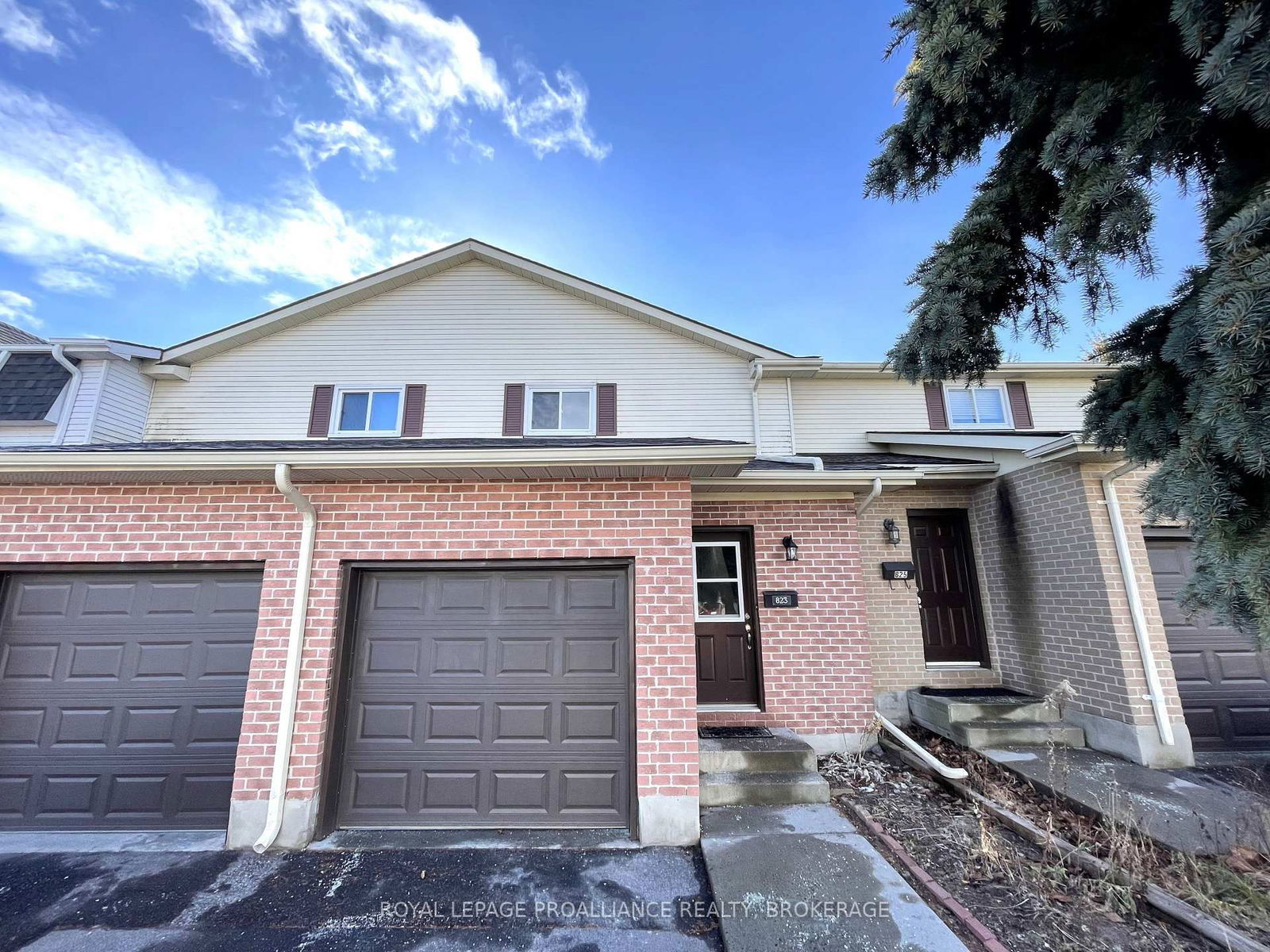 Townhouse for sale at 823 Datzell Lane, Kingston, South of Taylor-Kidd Blvd, K7M 7R7 - MLS: X12022892