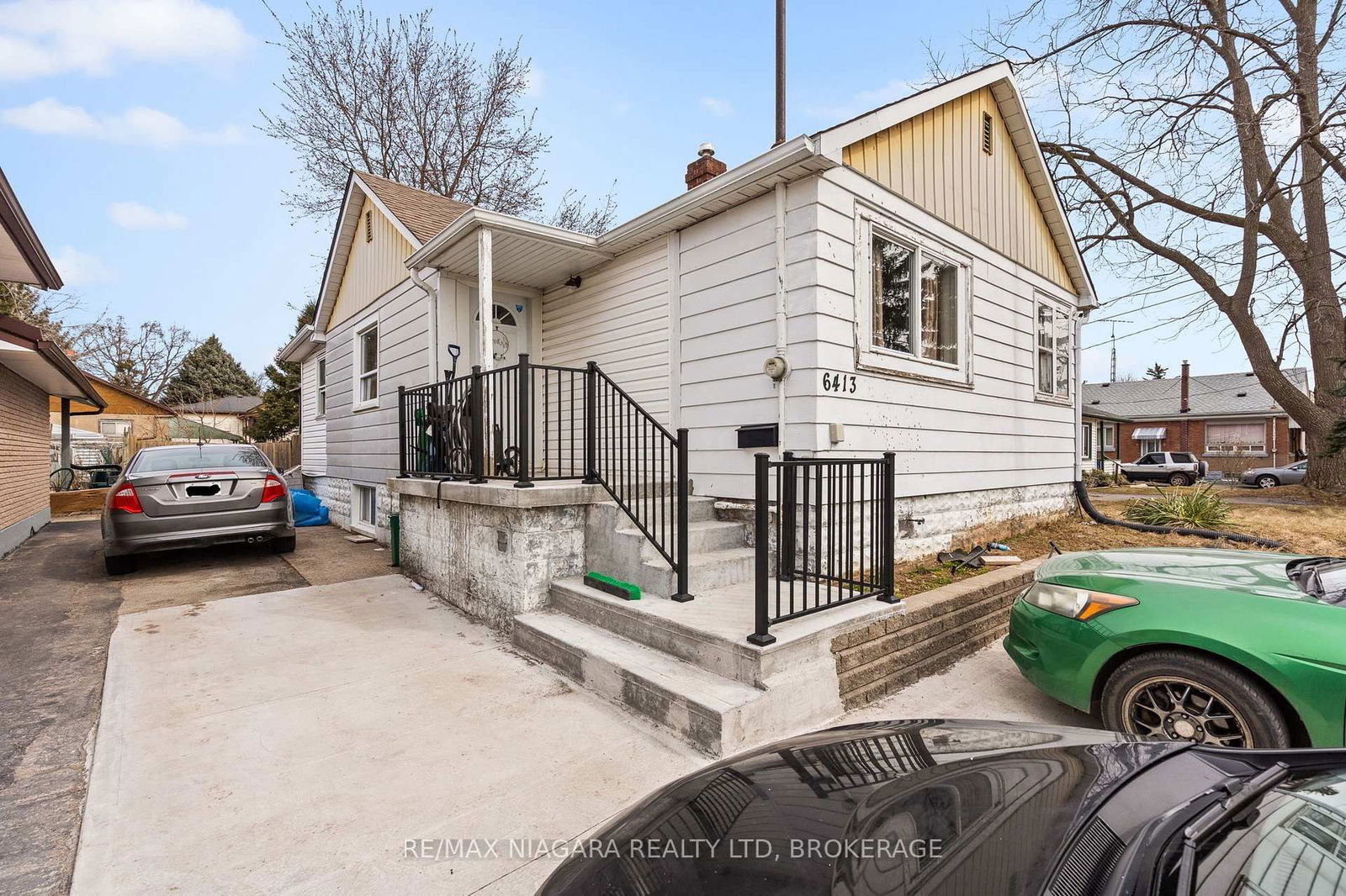 Building at 6483 Monroe Street, Niagara Falls, Dorchester