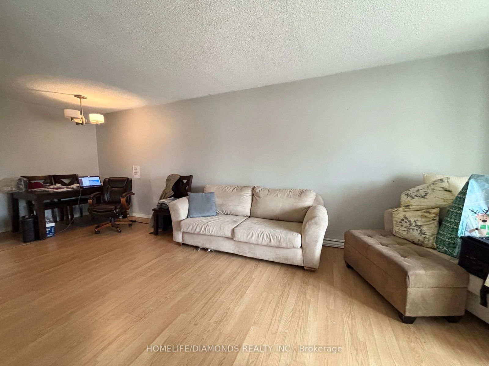 Semi-Detached House sold at 6563 LEAWOOD Court, Niagara Falls, Arad/Fallsview, L2G 7C3 - MLS: X12023095