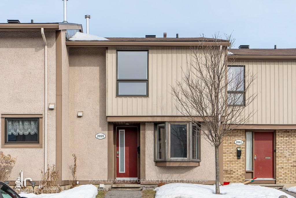 Building at 2059 Stonehenge Crescent, Ottawa, Pineview