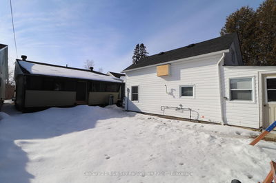 188 Lee Ave, North Bay - Ferris image-0-3
