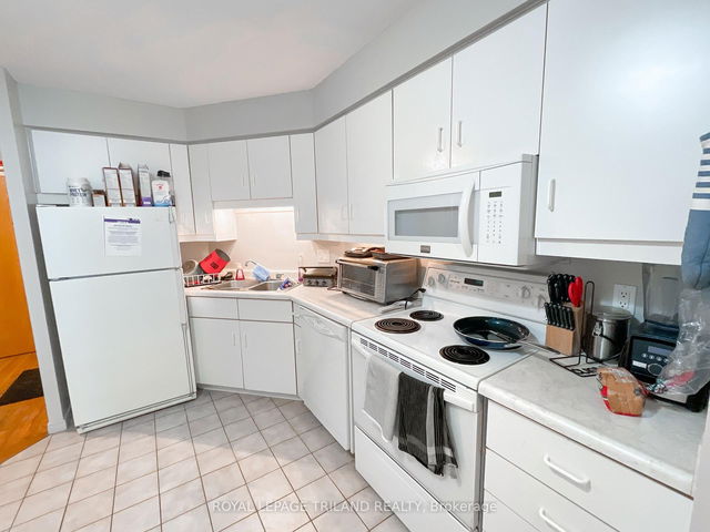 1312 - 695 Richmond Street
