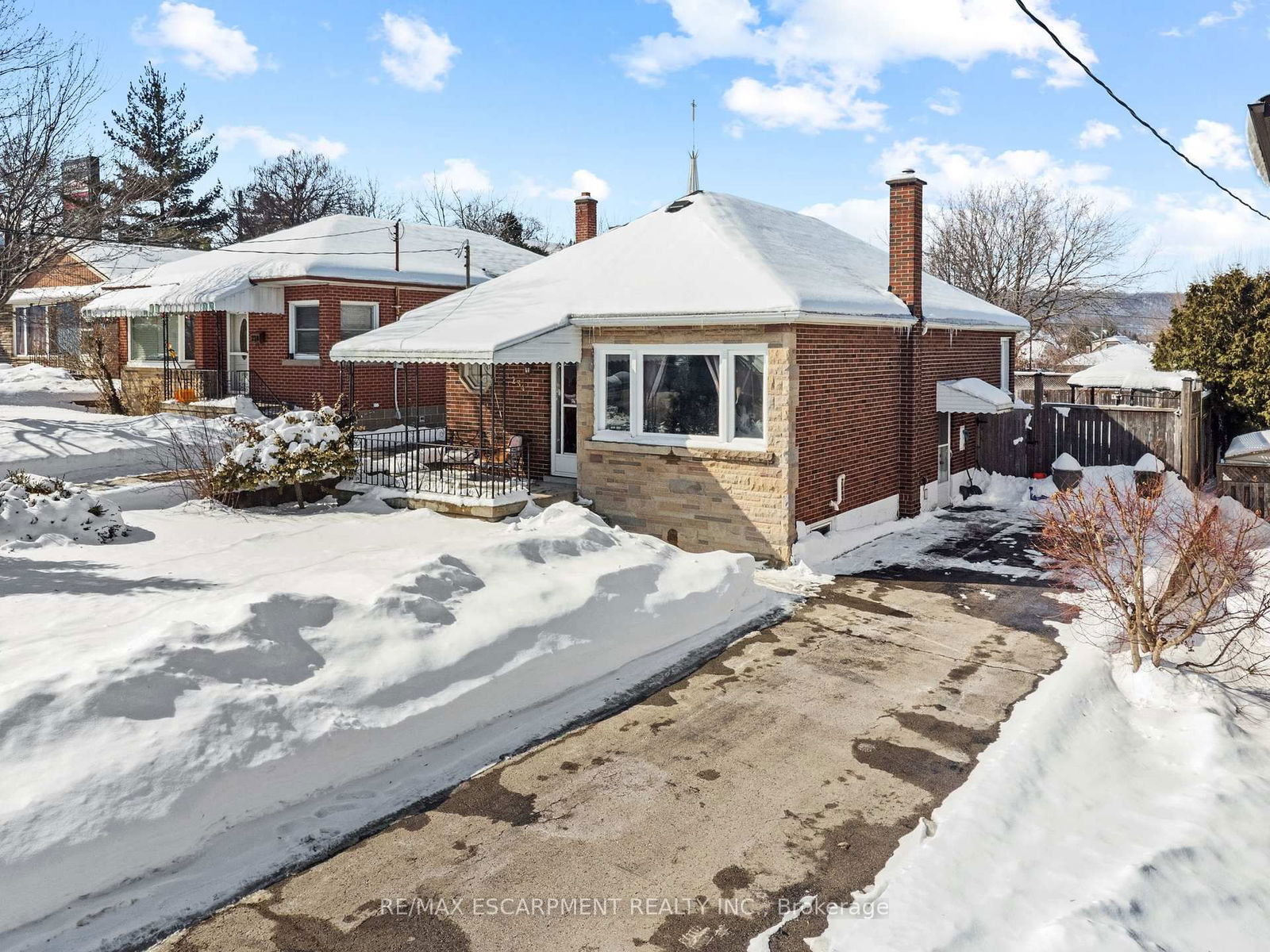 Detached House for sale at 234 Auburn Avenue, Hamilton, Bartonville, L8K 3B6 - MLS: X12024062