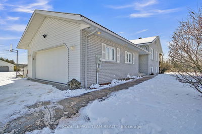 955 Macpherson Rd, Smiths Falls - Montague Twp image-0-1
