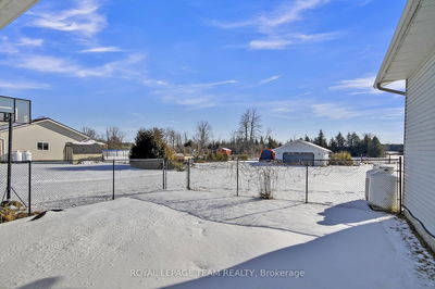 955 Macpherson Rd, Smiths Falls - Montague Twp image-0-3