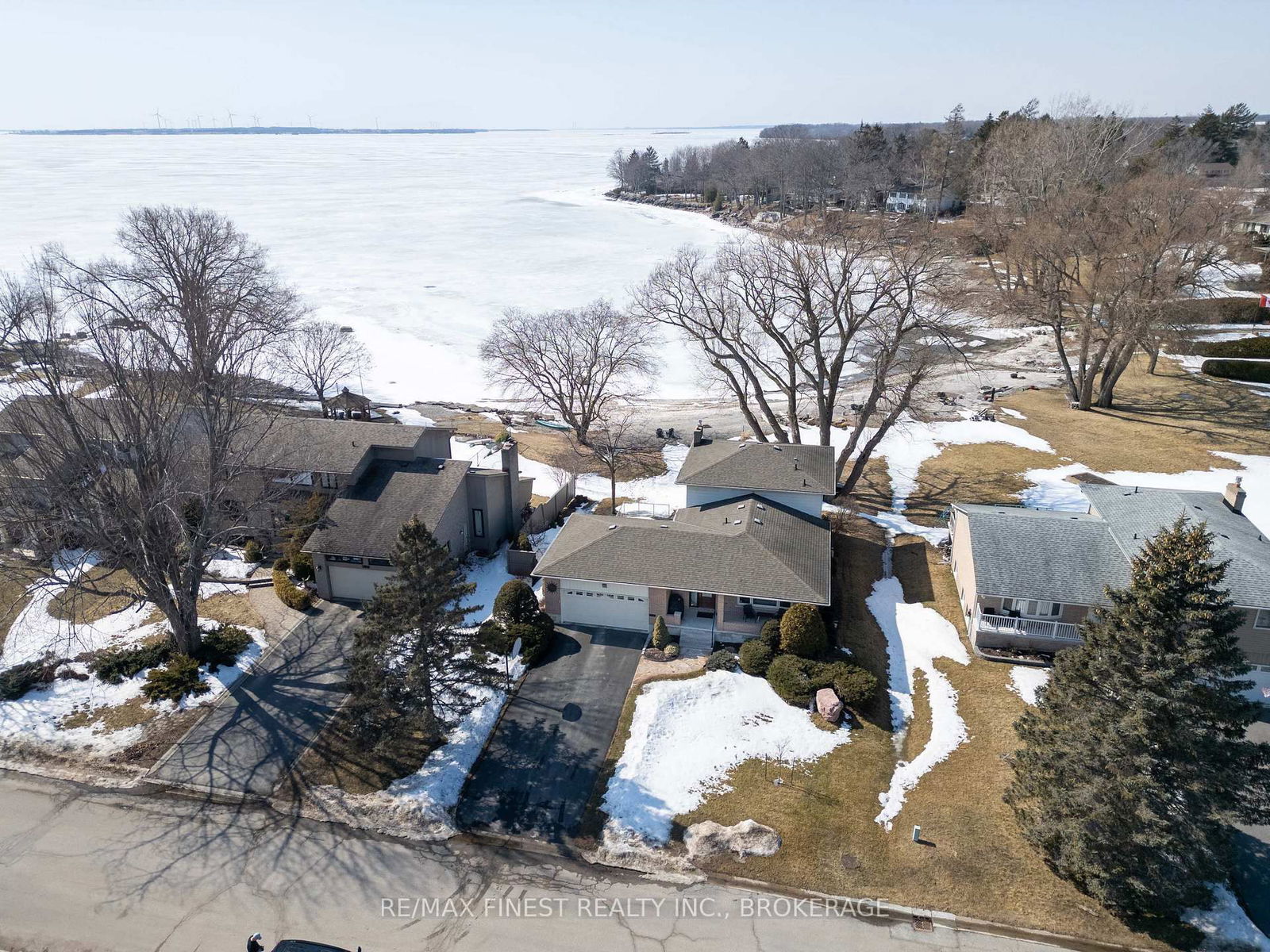 Detached House for sale at 154 Lakeshore Boulevard, Kingston, City SouthWest, K7M 6R5 - MLS: X12024489