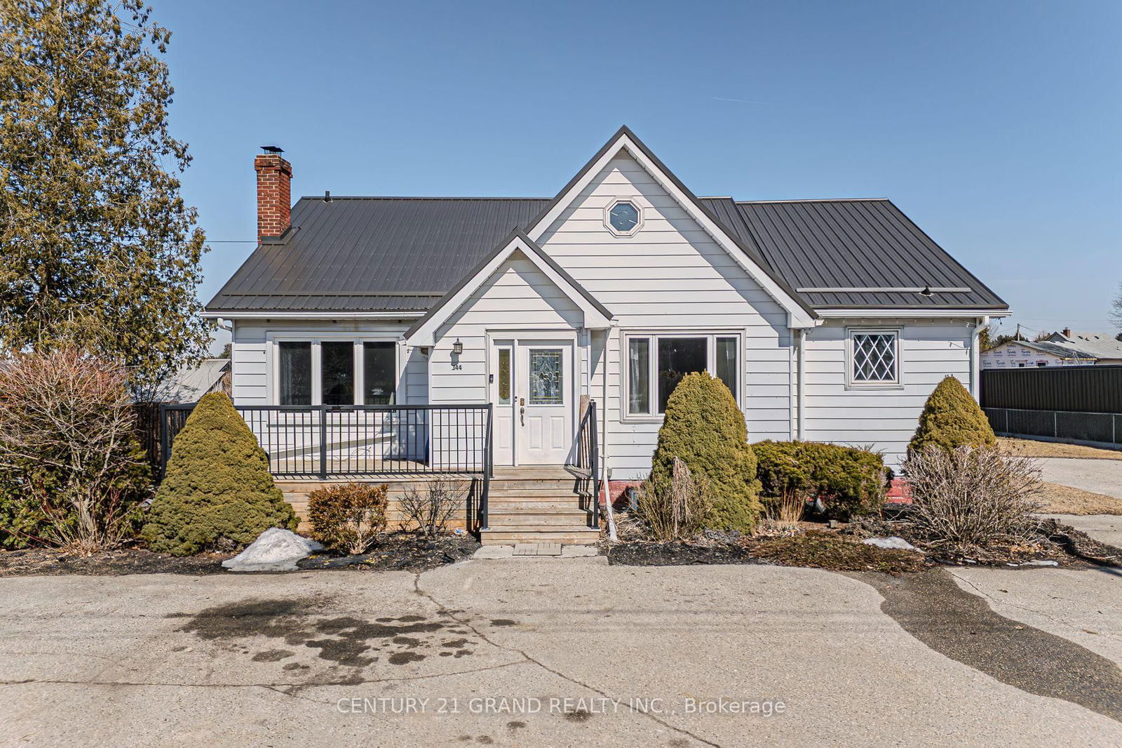 Detached House sold at 344 Simcoe Street, Tillsonburg, Tillsonburg, N4G 2J8 - MLS: X12024580