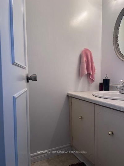 646 Wonderland Rd, London - South N image-0-2
