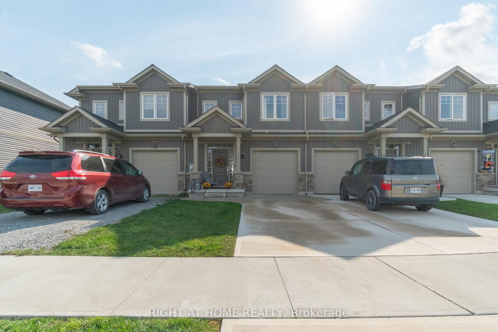 Townhouse for sale at 21 Lamb Crescent, Thorold, Hurricane/Merrittville, L3C 7M5 - MLS: X12024654