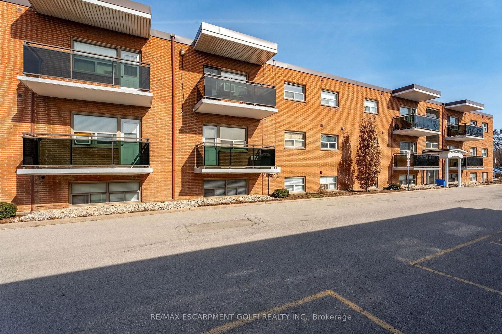 Condo for sale at 102-264 Oakdale Avenue, St. Catharines, Oakdale, L2P 2K4 - MLS: X12024795