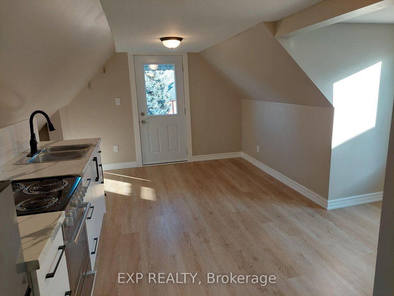 LOFT - 148 Gibson Ave, Hamilton, L8L 6J8 | Image 2