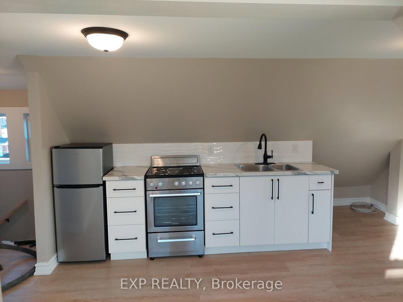 LOFT - 148 Gibson Ave, Hamilton, L8L 6J8 | Image 3