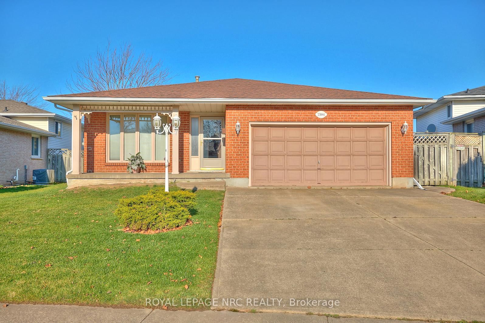 Detached House for sale at 7304 Lakewood Crescent, Niagara Falls, Oldfield, L2G 7T1 - MLS: X12025042