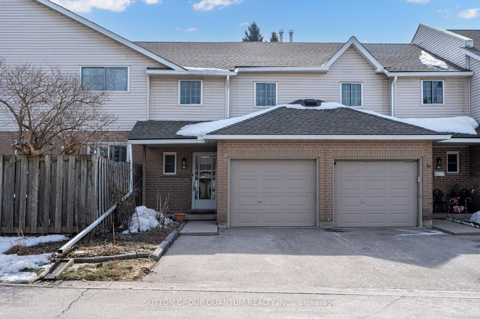 Townhouse for sale at 43-10 Holborn Court, Kitchener, N2A 3Y9 - MLS: X12025131