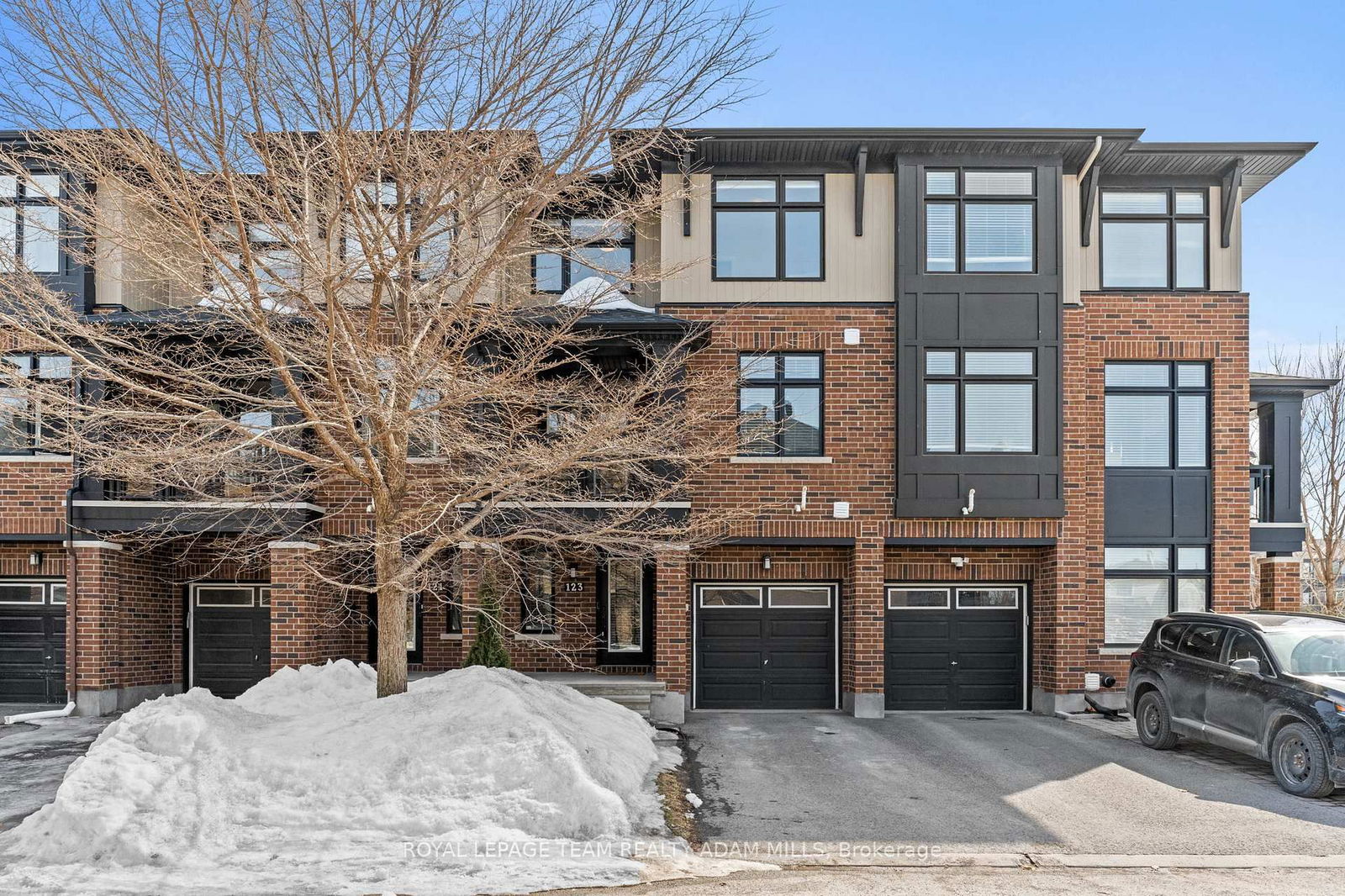 Townhouse sold at 123 Wild Senna Way, Ottawa, Barrhaven - Longfields, K2J 5B2 - MLS: X12025245