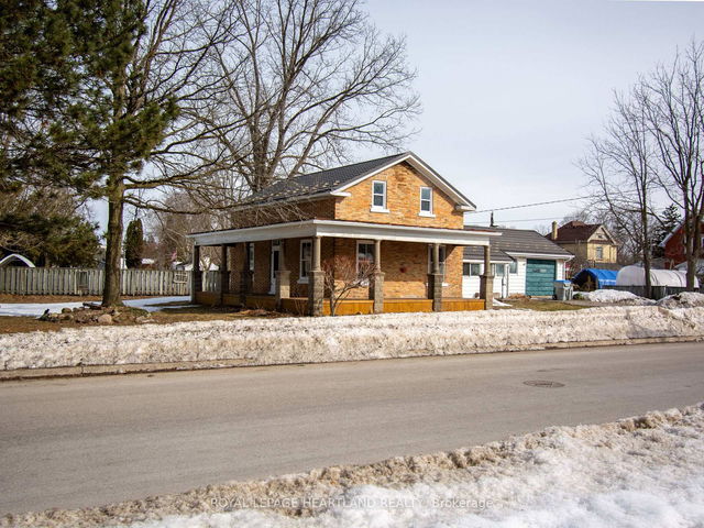 18 Simcoe Street