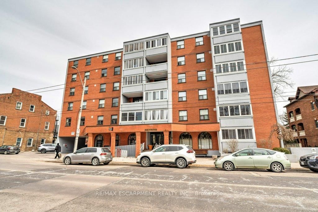 Building at 23 Main Street, Hamilton, Cootes Paradise