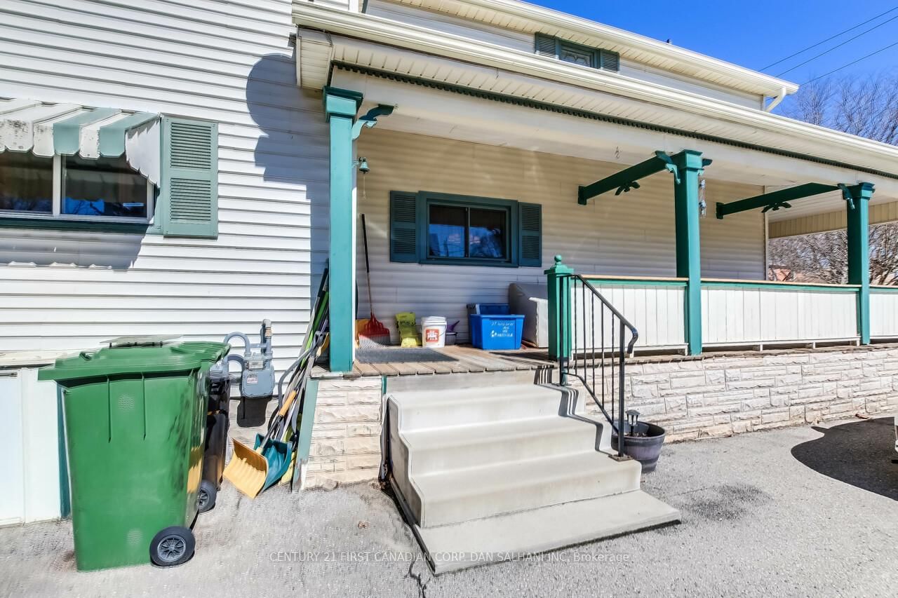 Listing photo 3
