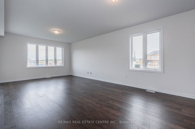 25 Maracle Way