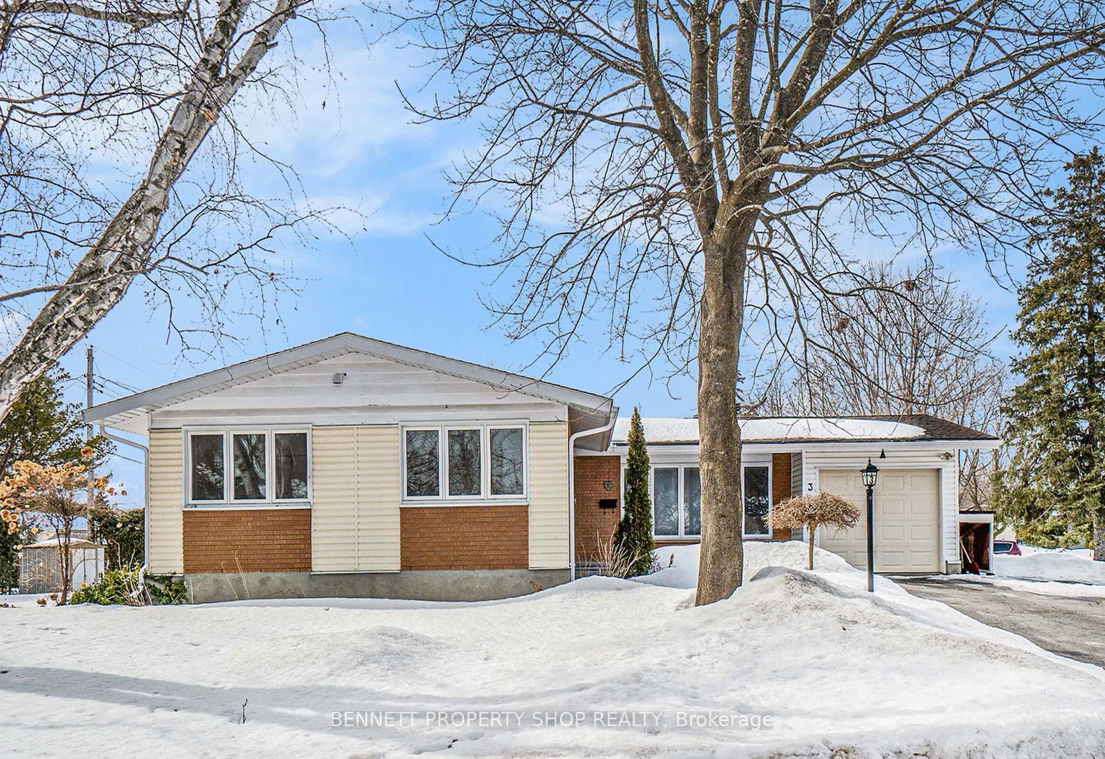 Detached House sold at 3 West Herrington Court, Ottawa, Crystal Beach, K2H 6B9 - MLS: X12026095