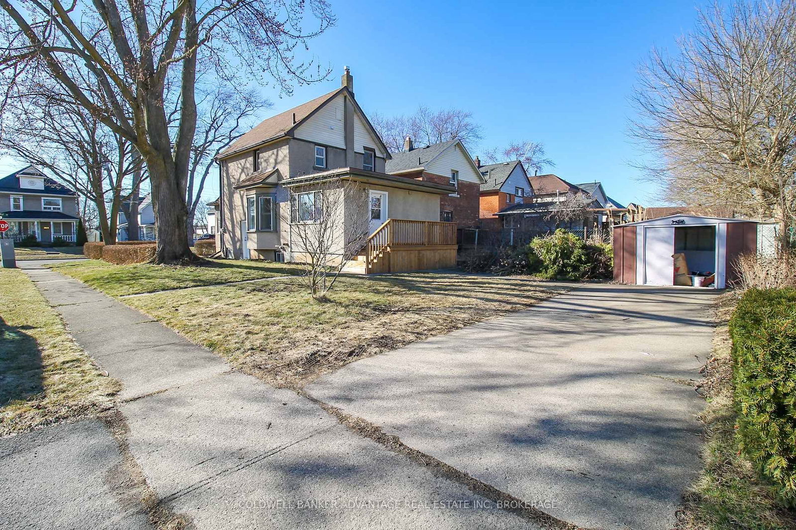 Detached House for sale at 28 Myrtle Avenue, Welland, Welland Downtown, L3B 2B1 - MLS: X12026184