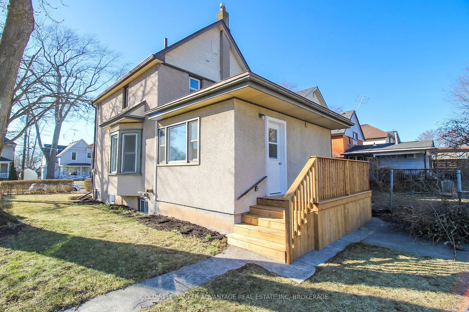 Detached House for sale at 28 Myrtle Avenue, Welland, Welland Downtown, L3B 2B1 - MLS: X12026184