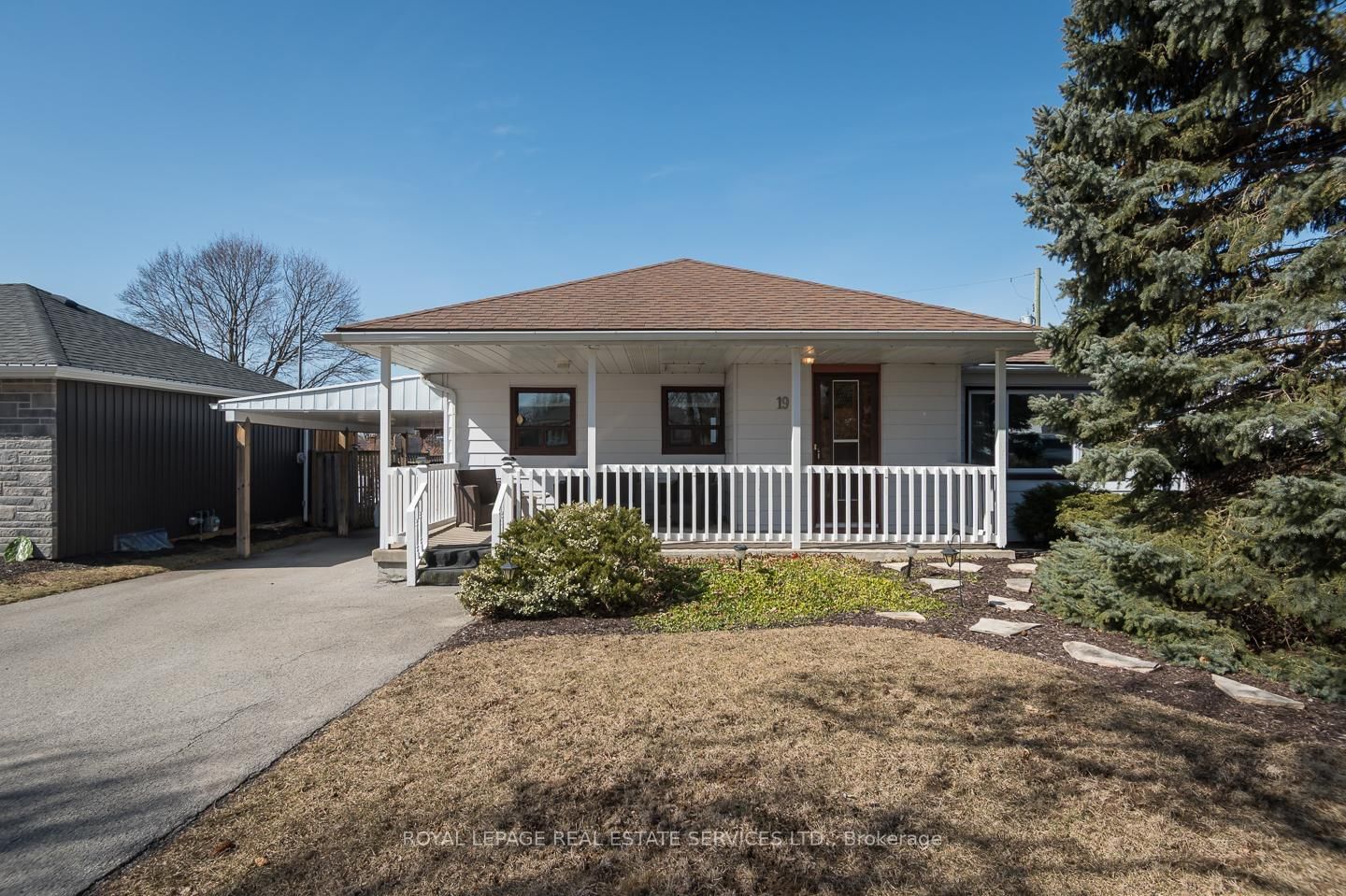 Detached House for sale at 19 Munro Street, Thorold, Thorold Downtown, L2V 2V7 - MLS: X12026219