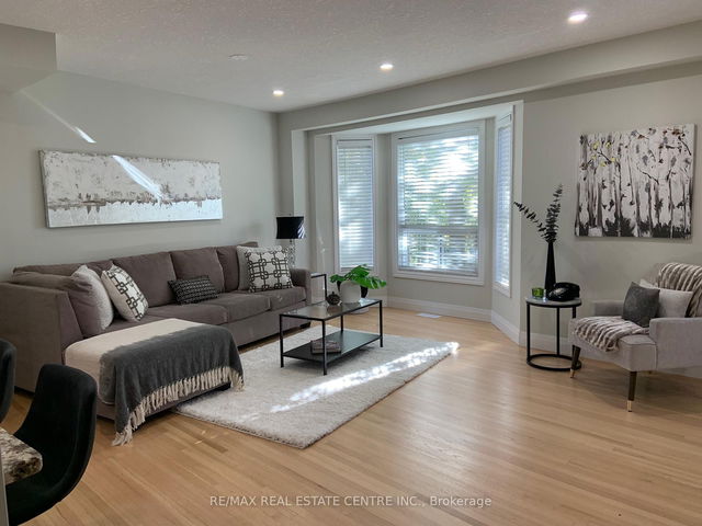 6 - 511 Oakvale Drive