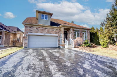 2 Green Gable Pl, Woodstock - North