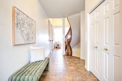 2 Green Gable Pl, Woodstock - North image-0-2