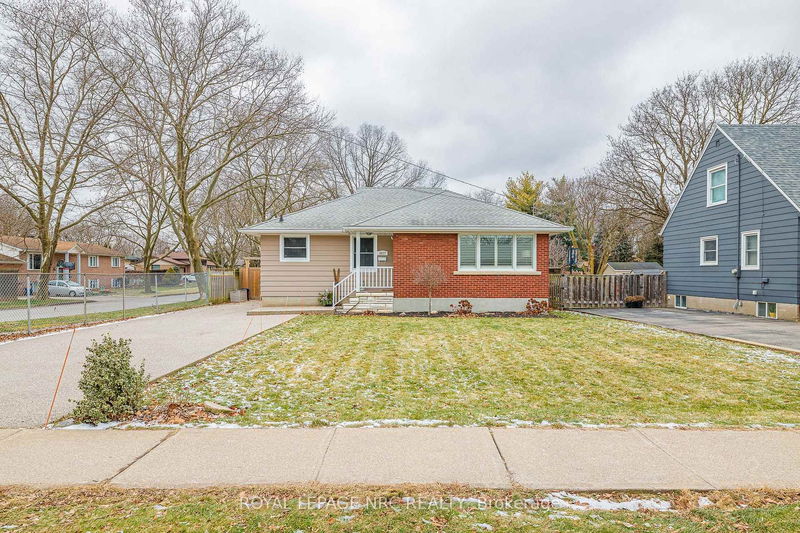 home for sale on 3017 Saint Andrew Avenue