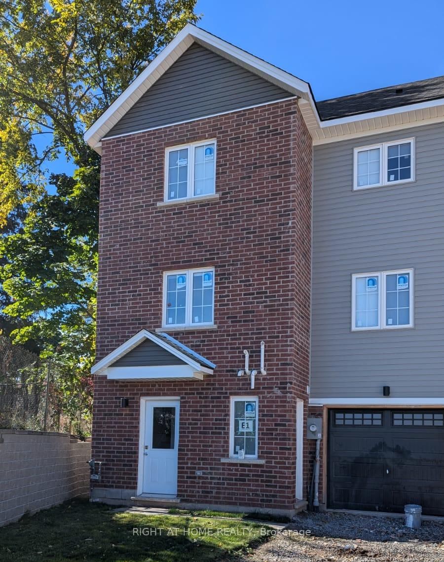 Building at 139 Highriver Trail, Welland, Broadway