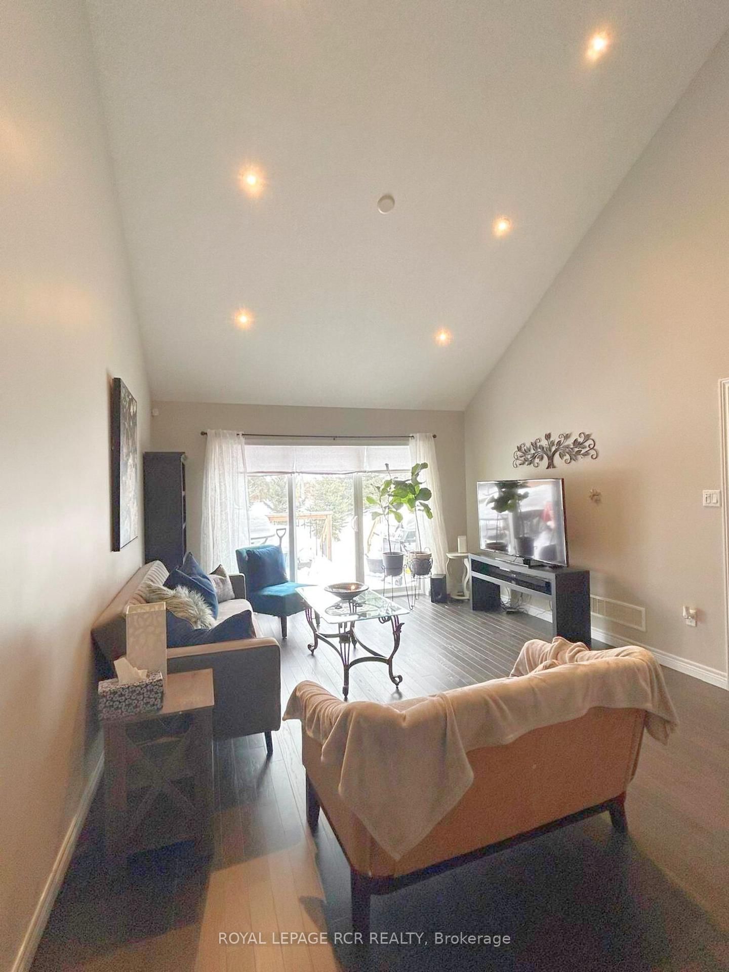 6 Reith Street, Unit 21 - Photo 3