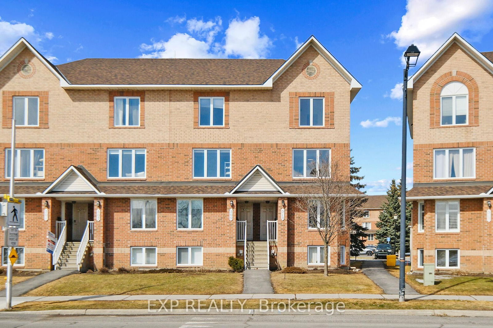 Townhouse for sale at 513 Aquaview Drive, Ottawa, Avalon East, K4A 4T9 - MLS: X12028005