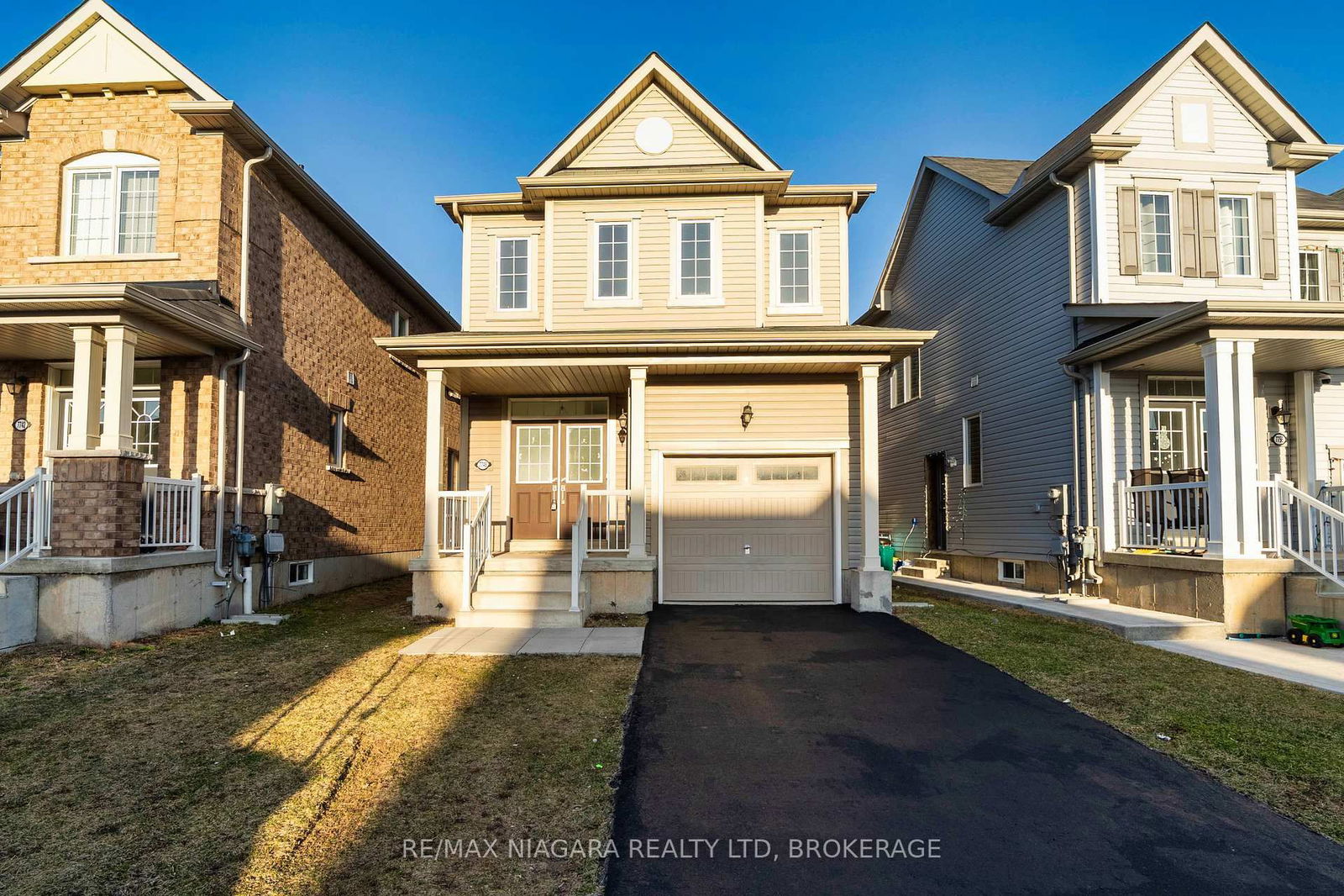 Detached House for sale at 7748 SHAGBARK Avenue, Niagara Falls, Brown, L2H 3R8 - MLS: X12028035