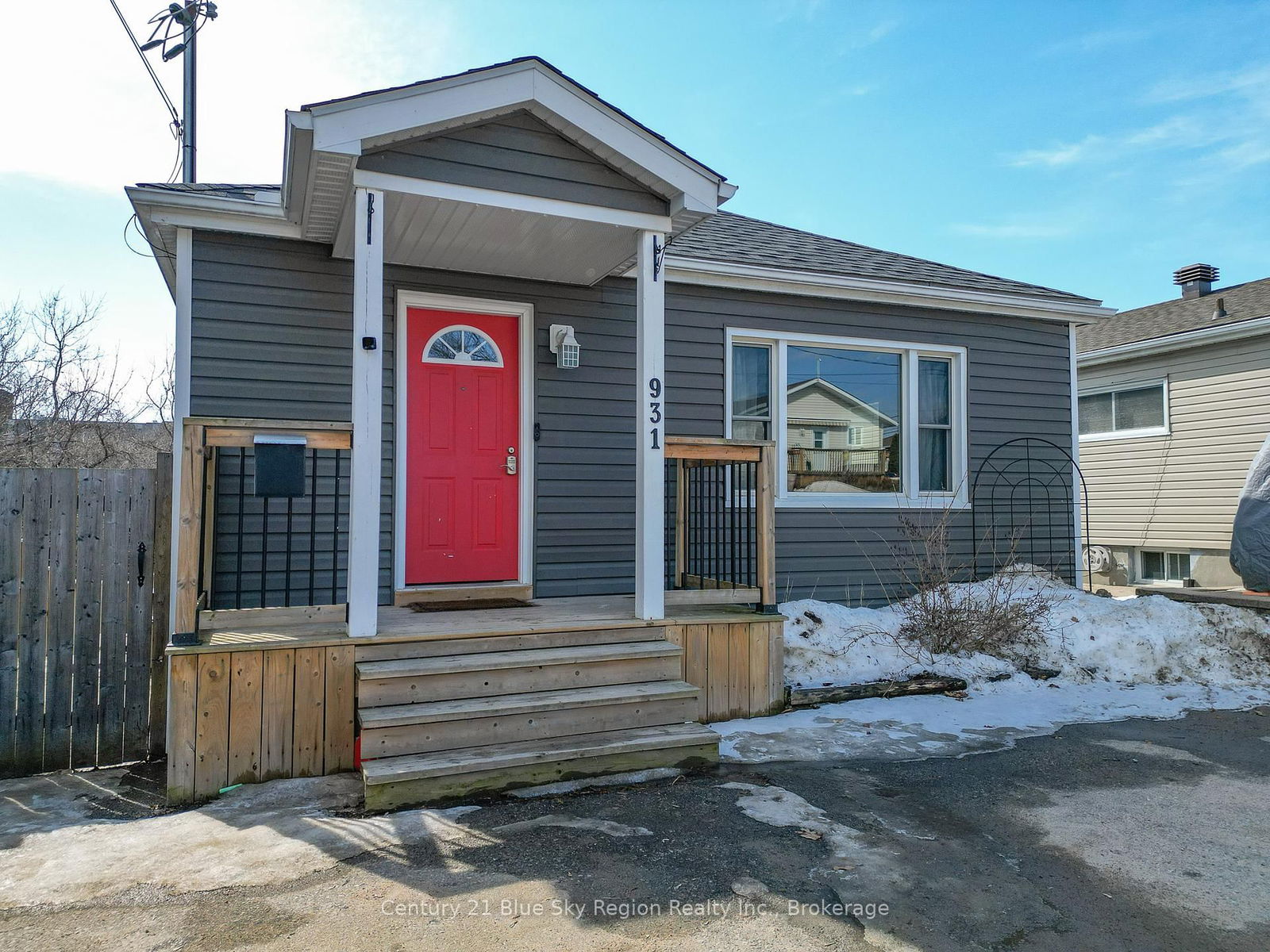 Detached House for sale at 931 Eva Street, North Bay, Central, P1B 6R3 - MLS: X12028149