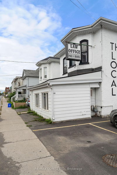221 Coleman St, Belleville - Belleville Ward image-0-4