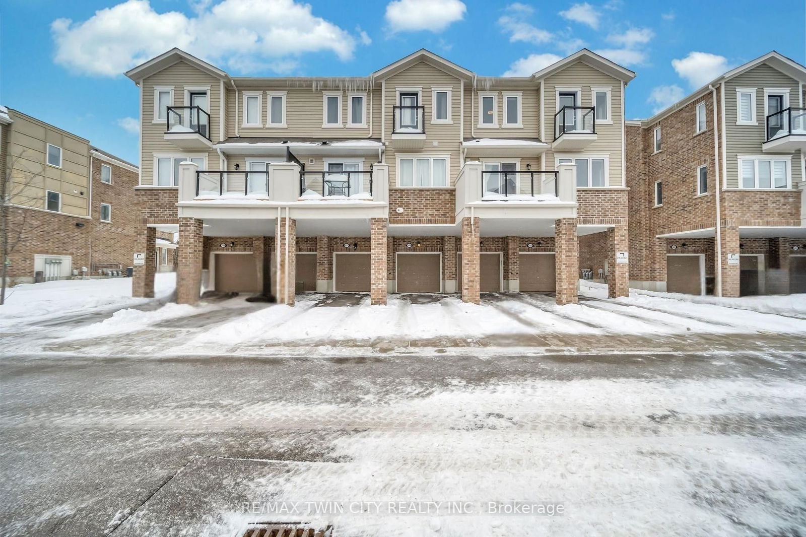 Townhouse for sale at 563 Goldenrod Lane, Kitchener, N2R 0L7 - MLS: X12028364