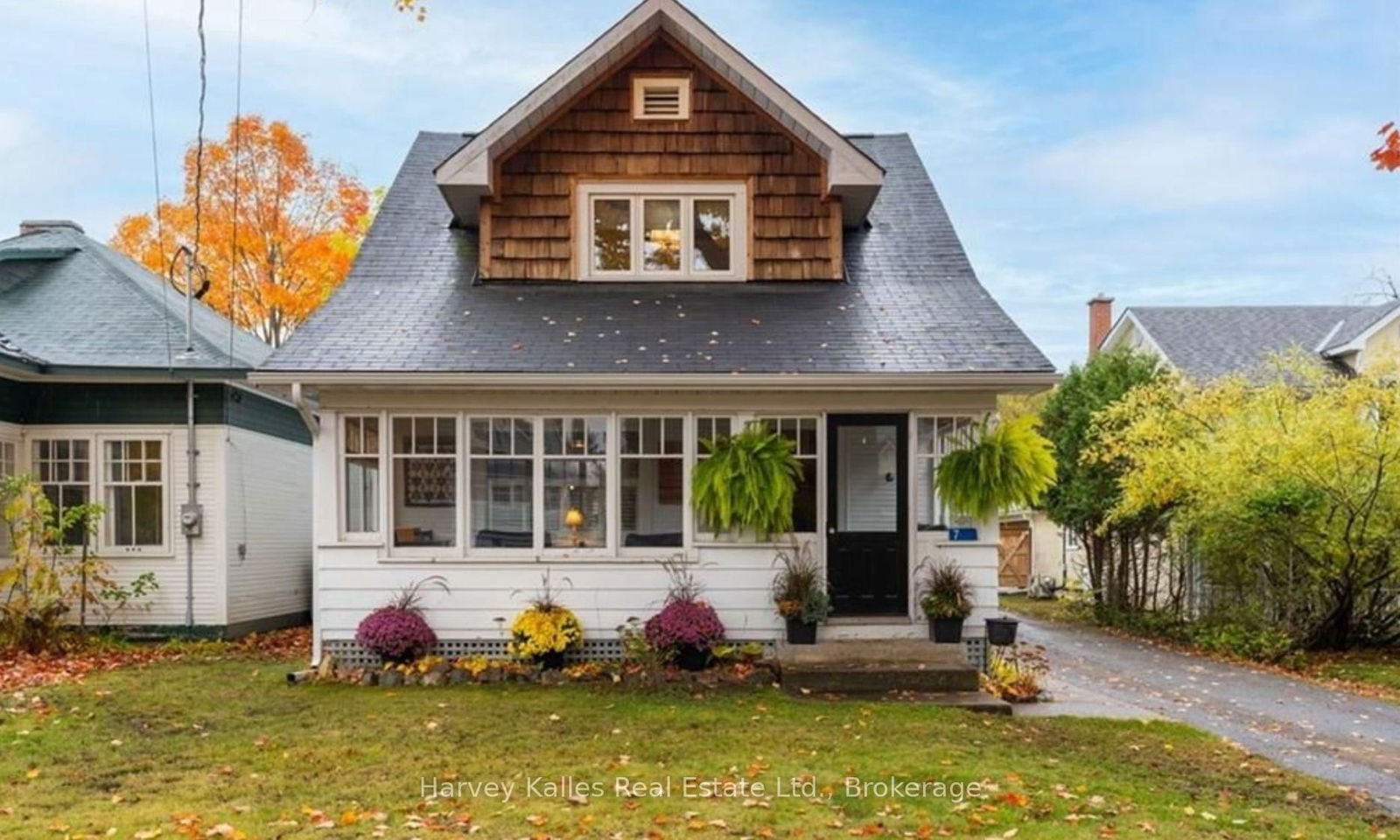 Building at 7 Bailey Street, Muskoka Lakes, Medora