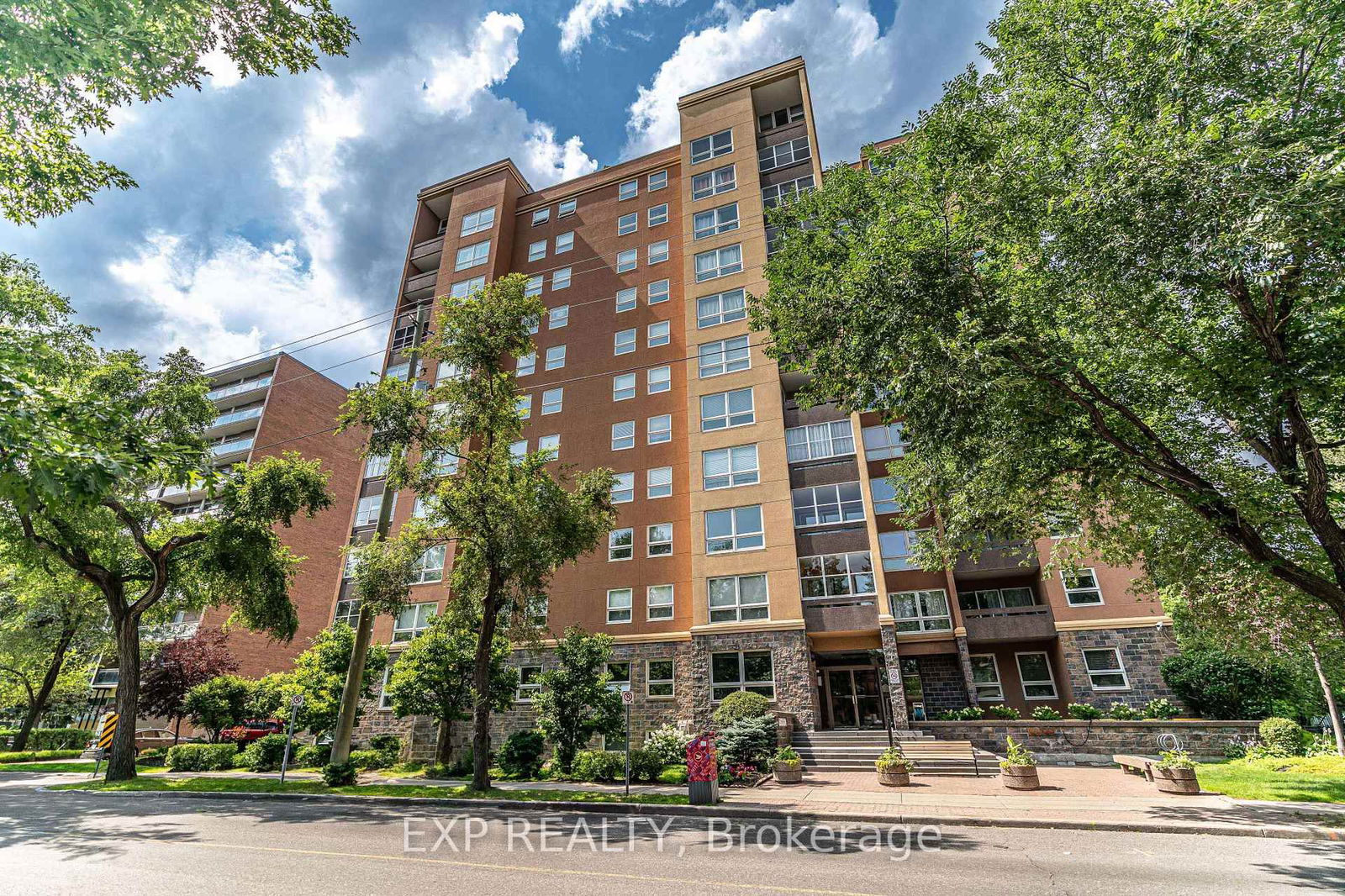 Building at 373 Laurier Avenue, Ottawa, Sandy Hill